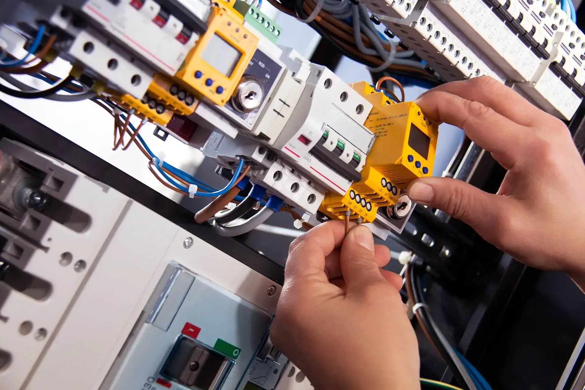 Certified electricians in Camberwell